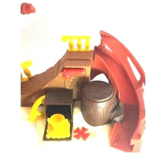 Fisher-Price Jake and The Never Land Pirates: Skate Park Playset - Picture 5 of 14
